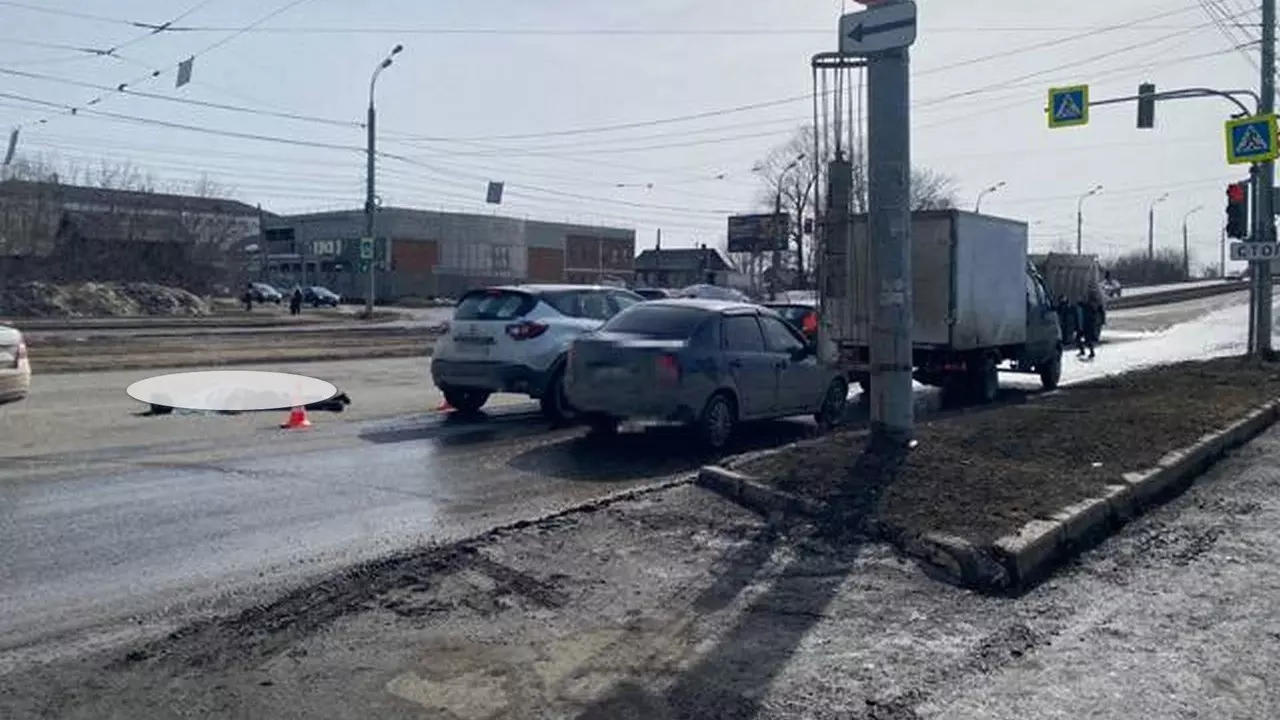 В Ижевске водитель грузовика насмерть сбил пешехода