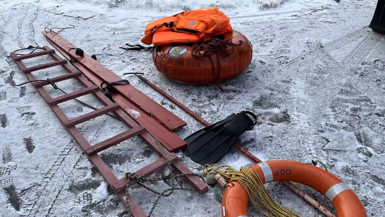 Спасатели Удмуртии предупредили о похолодании и опасности выхода на тонкий лед