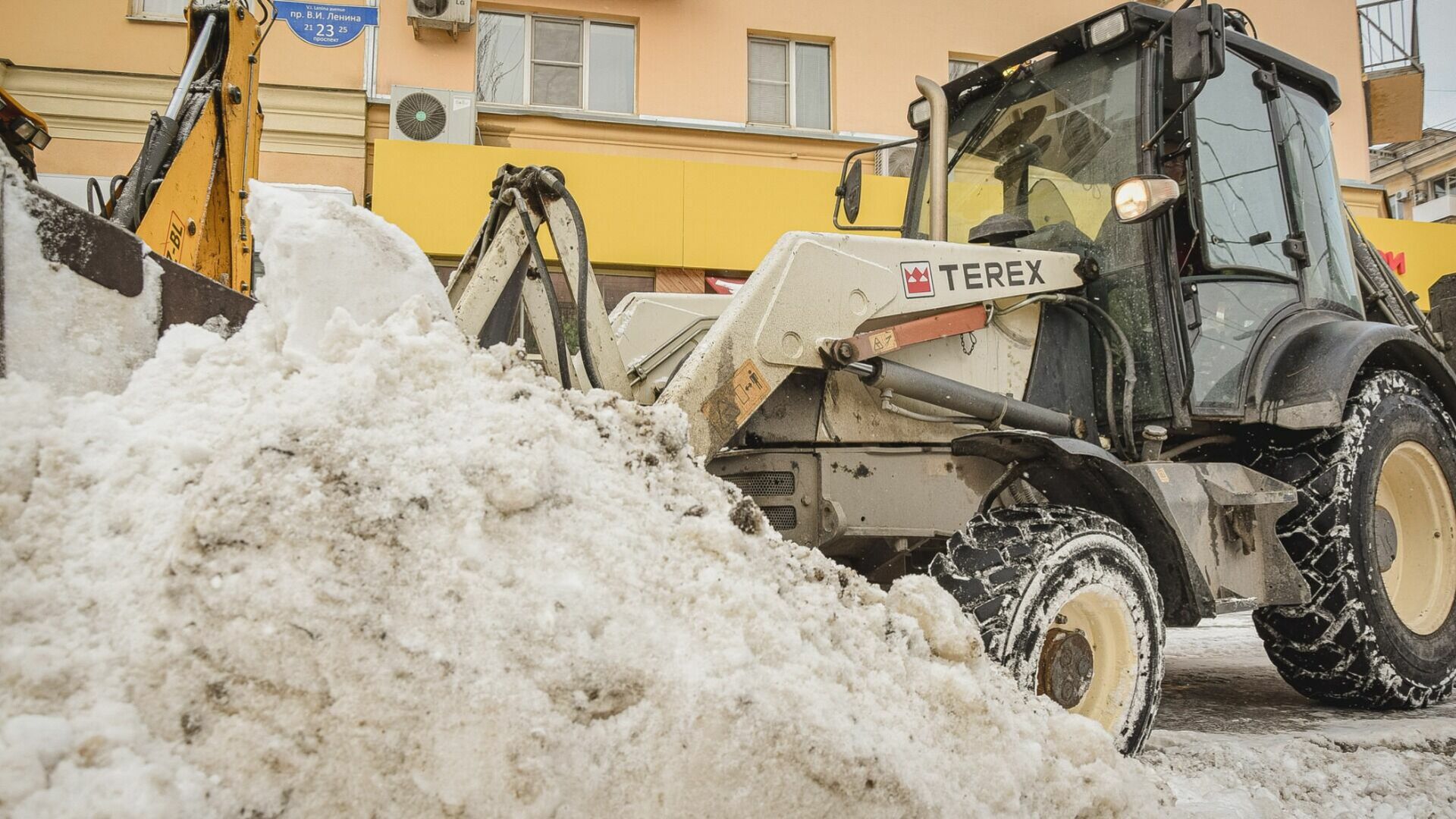 С 15 по 16 декабря запланирован вывоз снега с нескольких улиц Ижевска