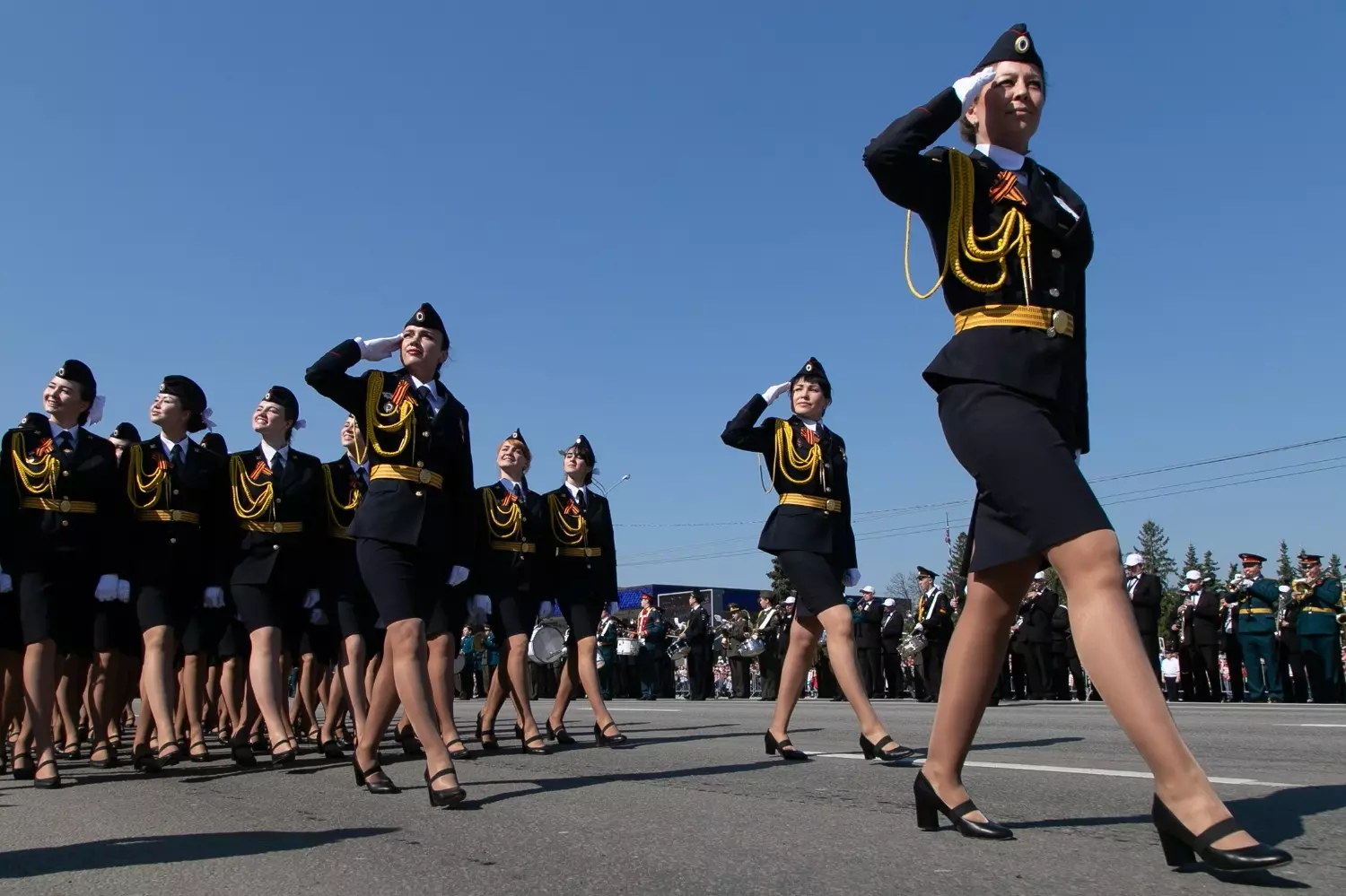 23 февраля поздравляют и женщин-военных.