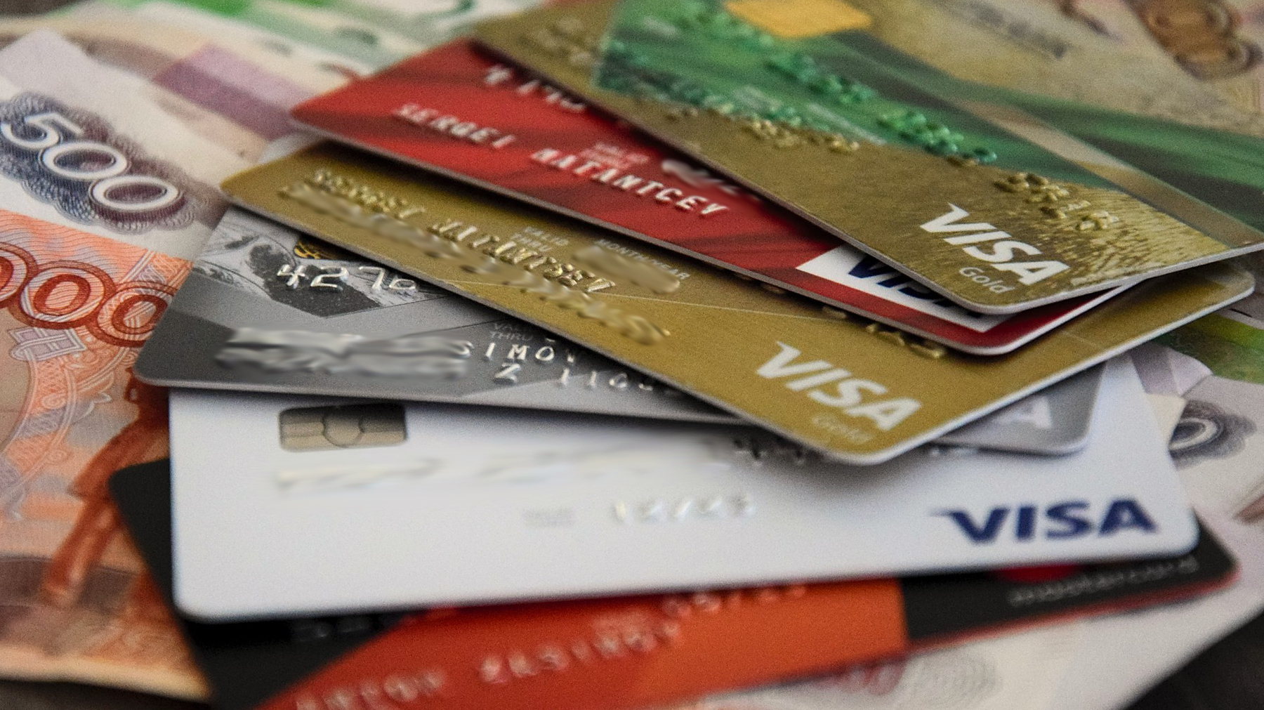 Выдача кредитных карт в Удмуртии рухнула в апреле на 61,5%