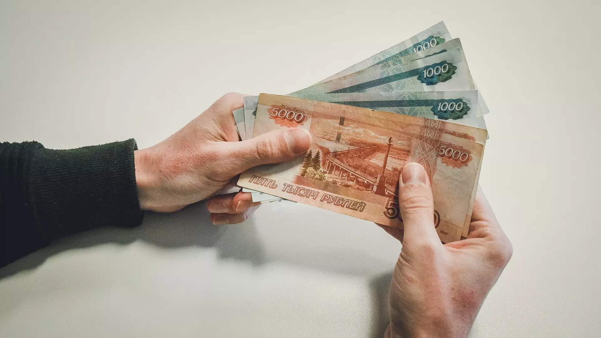 На 6 тысяч рублей реальная зарплата в Удмуртии оказалась ниже ожидаемой