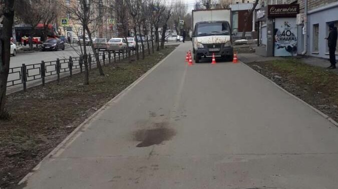 Девятилетнюю девочку сбила «Газель» на тротуаре в Ижевске