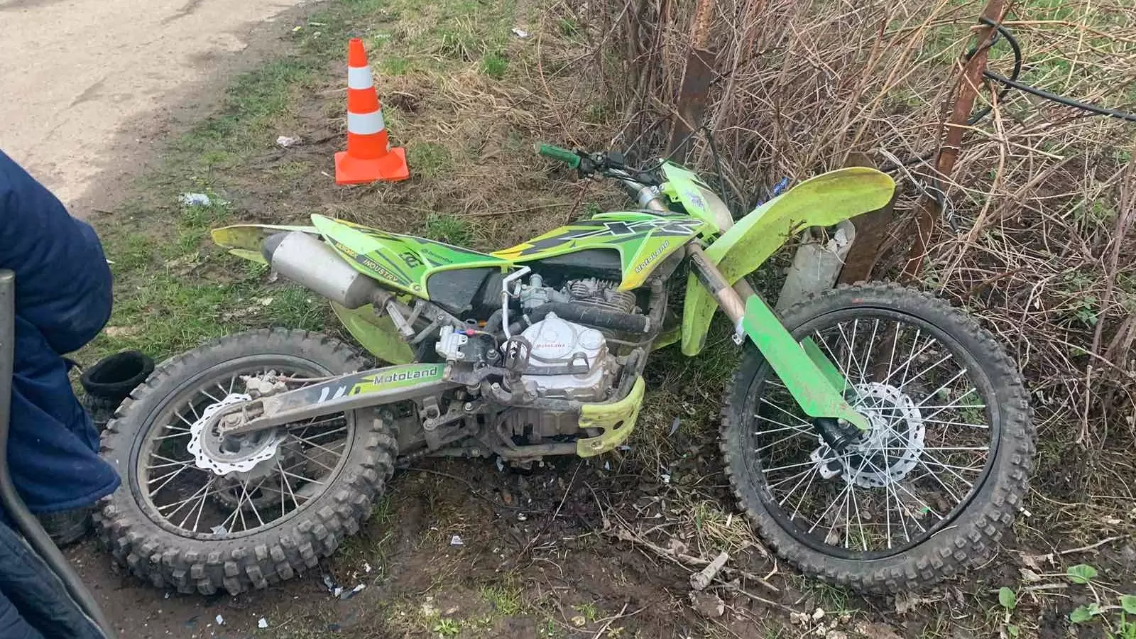 Пьяный мотоциклист и его шестилетний пассажир пострадали в ДТП в Удмуртии