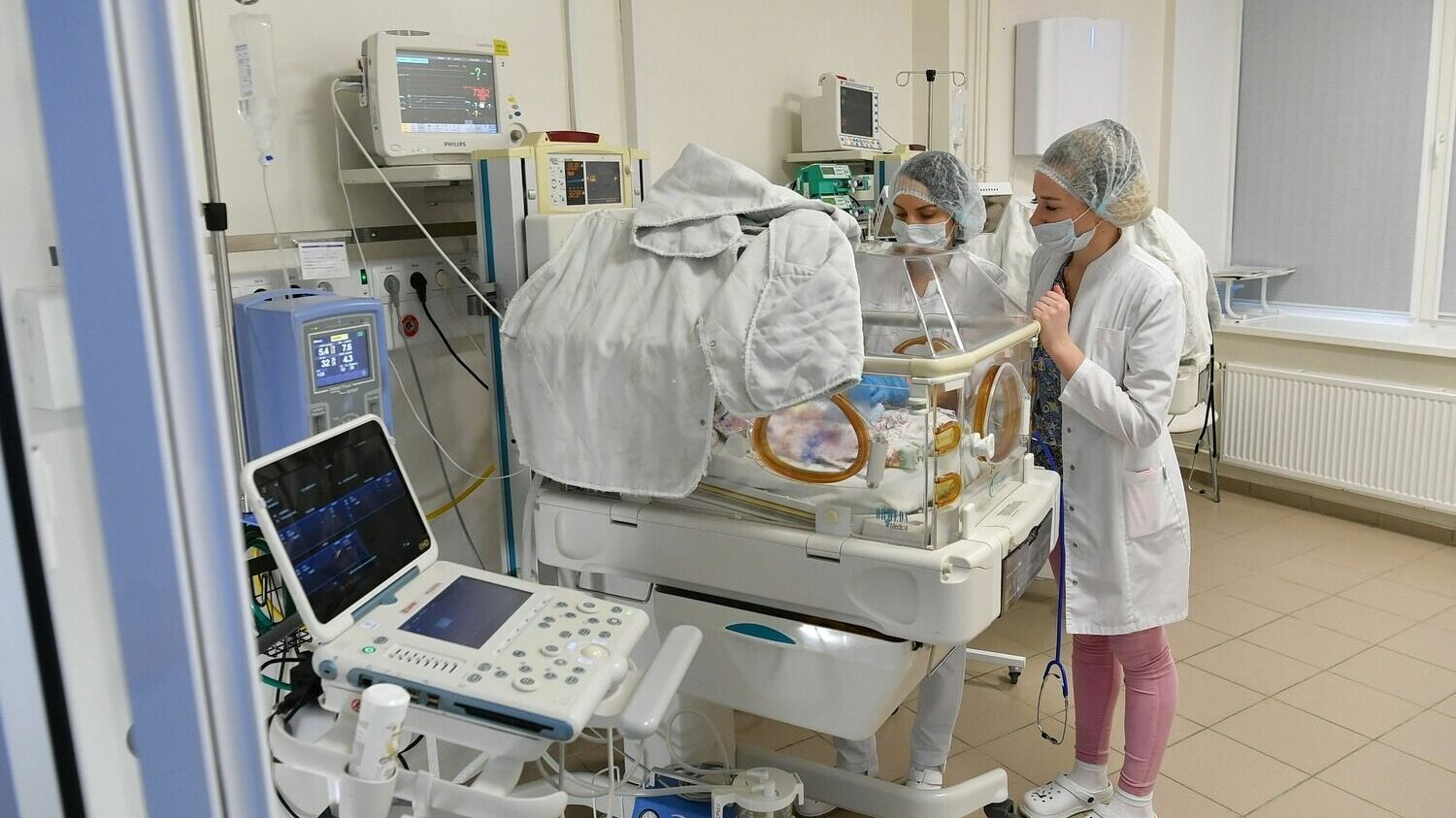 Спасти торопыжку: удмуртские врачи реанимируют родившихся раньше срока
